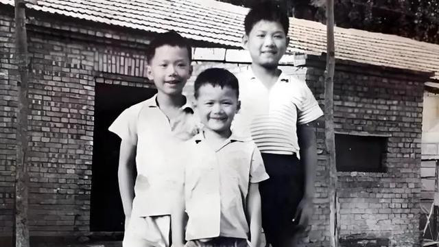 那个为汶川地震捐款一亿的百亿富豪，因为身体透支，45岁便去世了