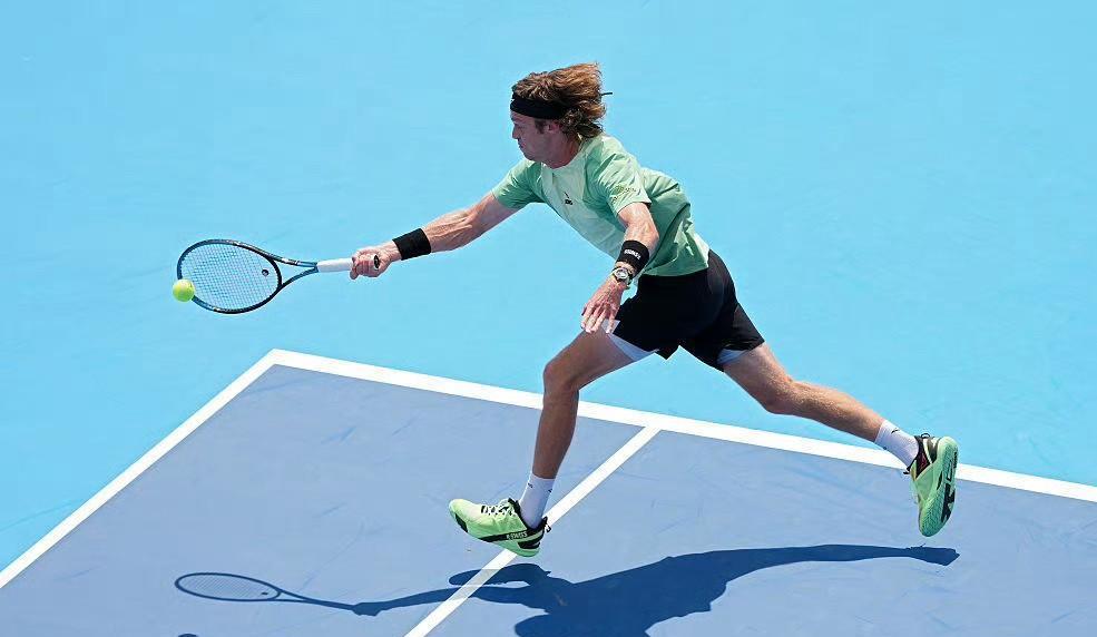 卢布晋级将再战阿卡 
ATP1000辛辛那提第四轮，2021年赛会亚军、9号种子