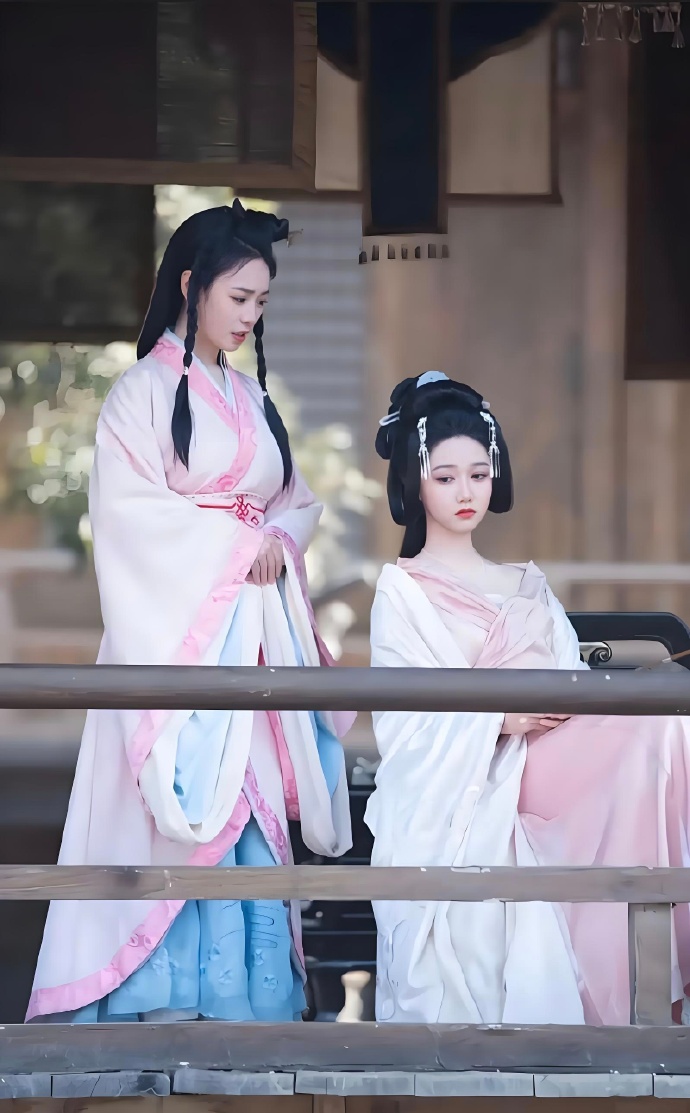 短剧的崛起不是没有道理，这妆造都赶得上长剧了……