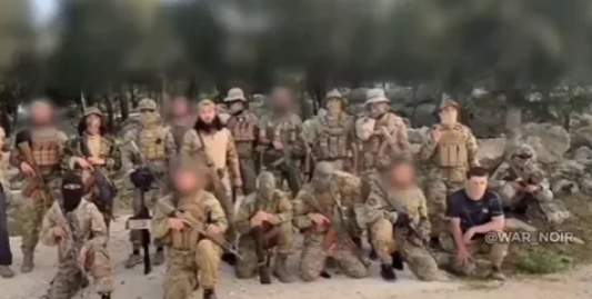 美国不支持以色列近期在叙利亚的军事行动，恰巧说明朱拉尼该打。

美国与叙利亚朱拉