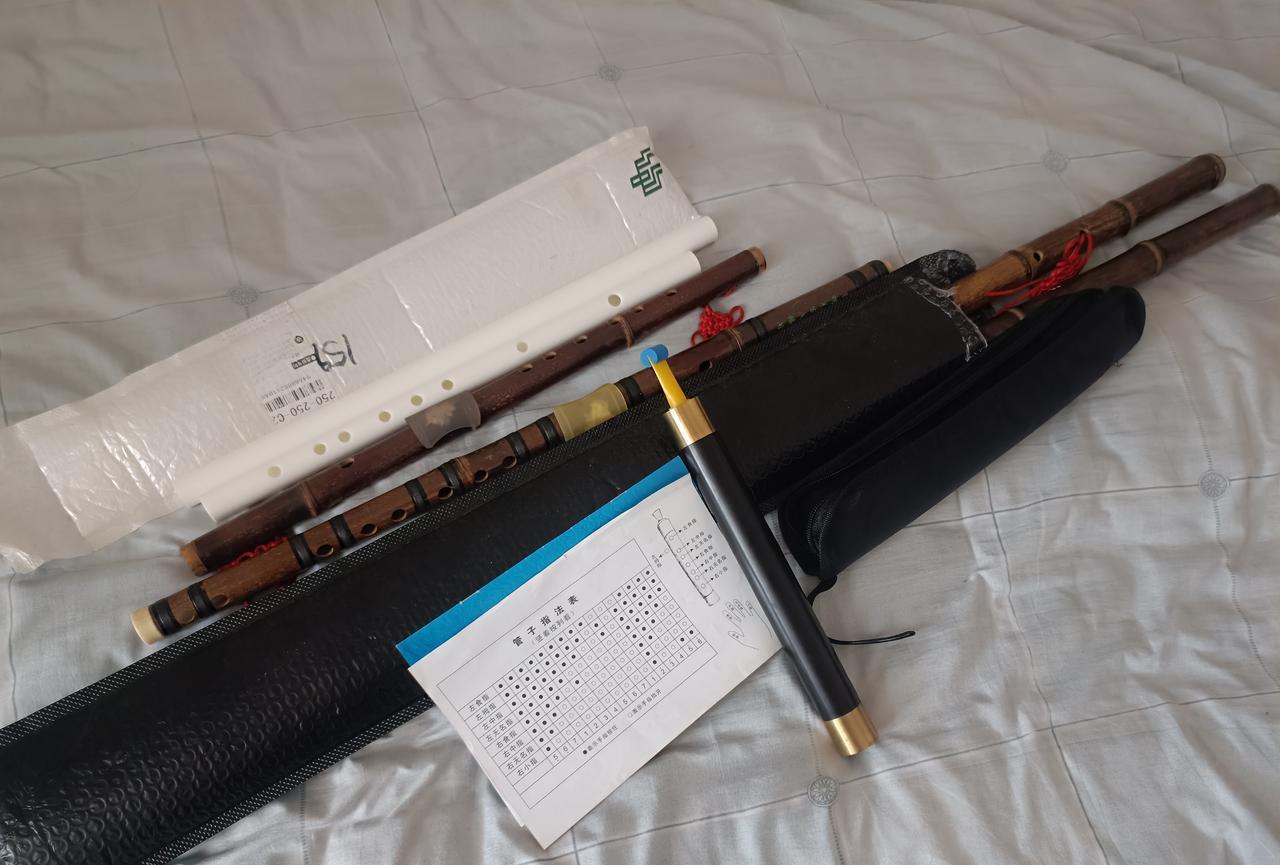 当年学完笛子学萧时，萧指法和笛子指法互相混淆。