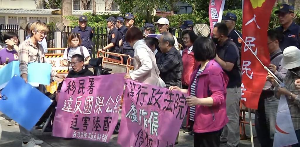 陆配亚亚的丈夫首度现身闽南语喊话：等待公平法律
陆配网红“亚亚”（本名：刘振亚）