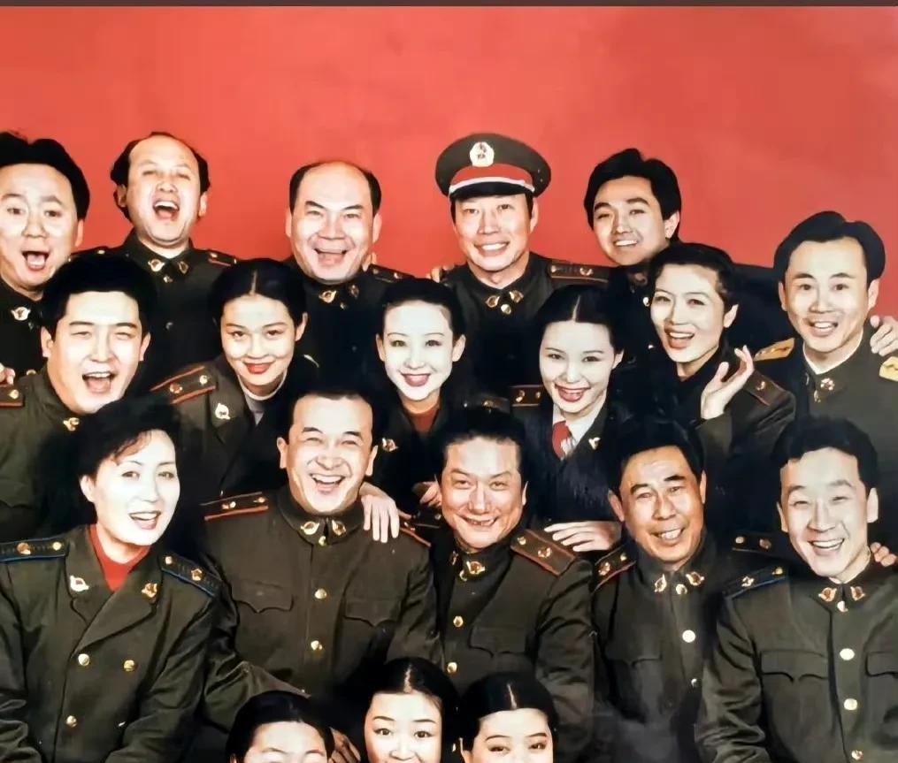 以前的总政治部文工团！
感叹时代发展变化如此之快，这里面你们能认识几个？90后肯