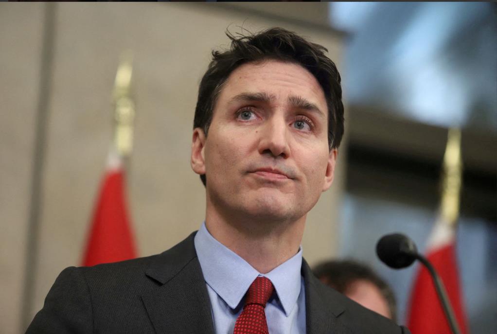 加拿大已乱成一锅粥！中方加征关税来了，特鲁多遭美国背叛哭了：当场情绪失控！

