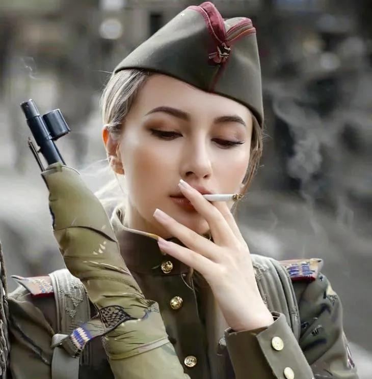 女人嘛，保护好家里的孩子，男人和老人是义不容辞的责任！
都什么年代了，只要男人们