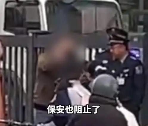 “谁的孩子不是自己的掌上明珠？”在学校门口，就因为听到六年级男孩叫女儿名字，一位