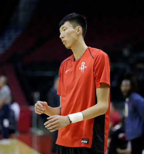 截止目前！周琦职业生涯5大遗憾:

1.没有打过NBA首发，

2.没有打过奥运