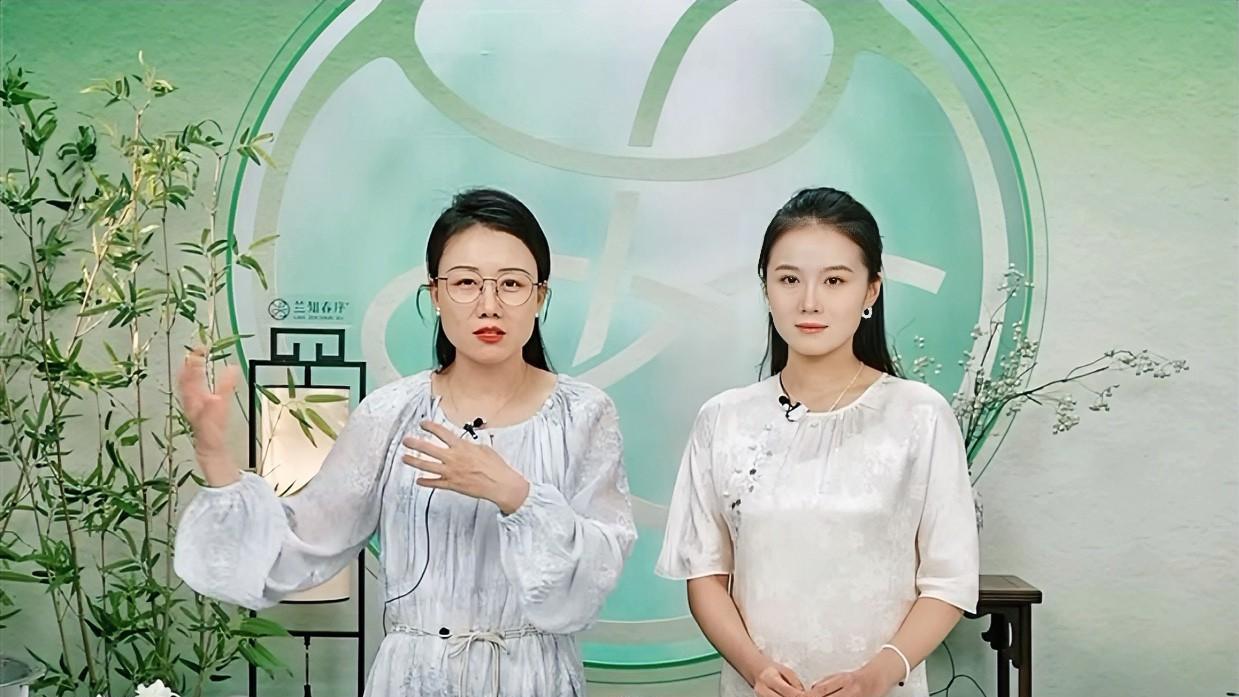 董宇辉的新账号兰知春序直播间
不到一个月时间已经稳稳的立住了
不仅经常冲进抖音带
