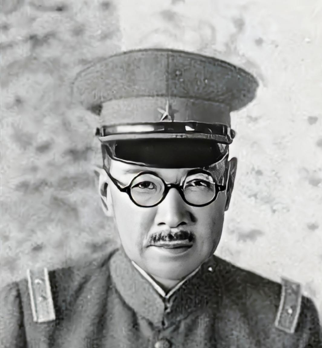 1937年12月2日，快攻进南京城的时候，松井石根得了肺病，交出了指挥权，接任的