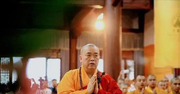 财新报道称，释永信今年春节前后出国访问归来即被限制出境，接受主管部门谈话，但在国