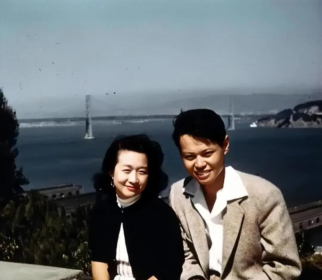 1956年，美国旧金山，杜聿明将军的长女杜致礼与丈夫杨振宁年轻时的留影旧照，年轻