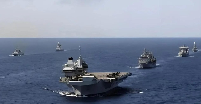 英国航母长驱直入赴南海，美媒一片欢呼：向中方展现了实力！



但很快就被接下来