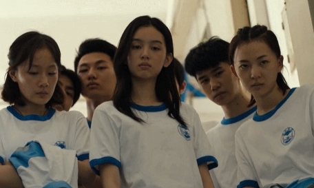 2017年，「少年的你」导演曾国祥面色发苦，助理找来了一群“魏莱”，但没一个符合
