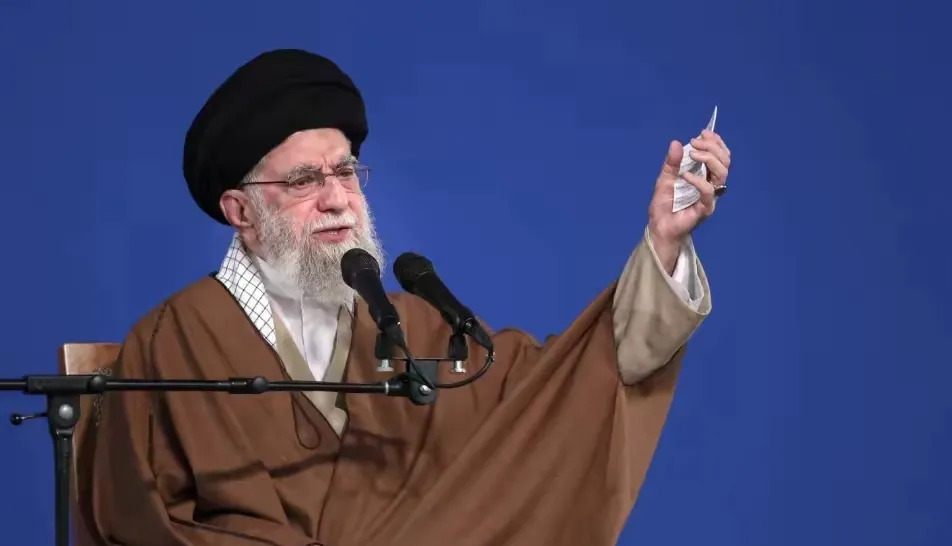 伊朗不怕打，准备好了！











啥？伊朗又放出狠话了！上次被炸得灰