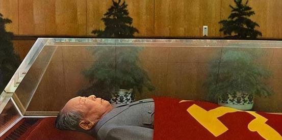 毛主席遗体防腐每年花费无数，而永久保存的水晶棺，纯度高达99.99%，价值更是不