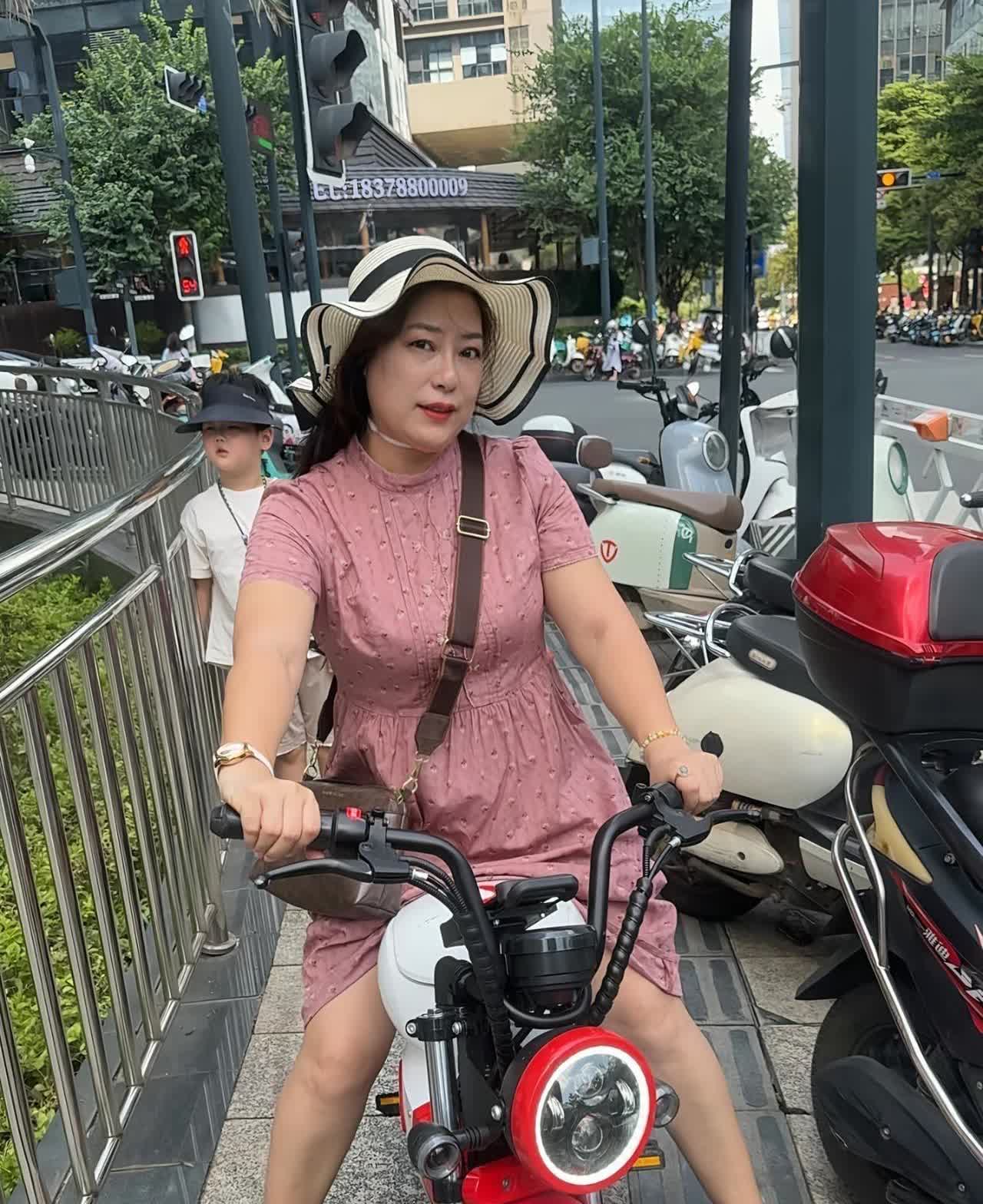 狭路相逢，让她还是等她让我？