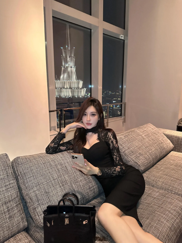 这是都市夜色中的优雅时光 