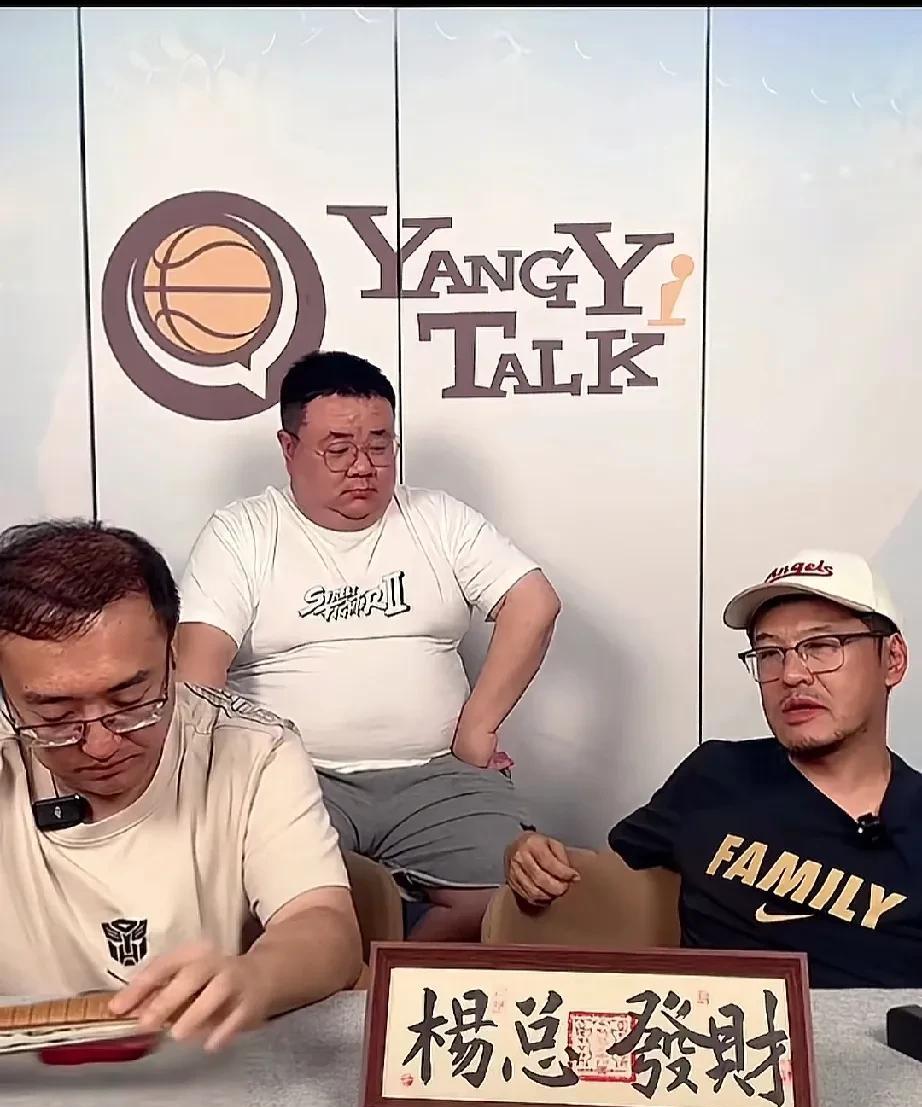 为什么胡金秋在郭士强第一场打球很顺手？
这届亚洲杯发挥最稳定的球员就是胡金秋，场