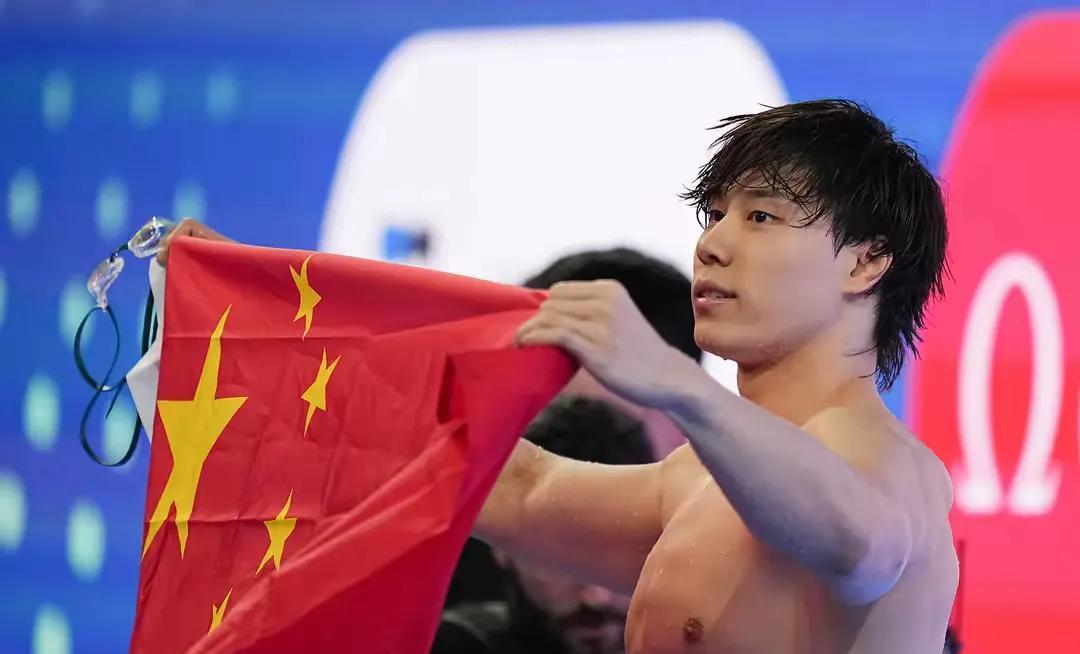 覃海洋#覃海洋# 不负众望，为我国游泳队夺得泳池第一金，勇夺男子100米蛙泳冠军