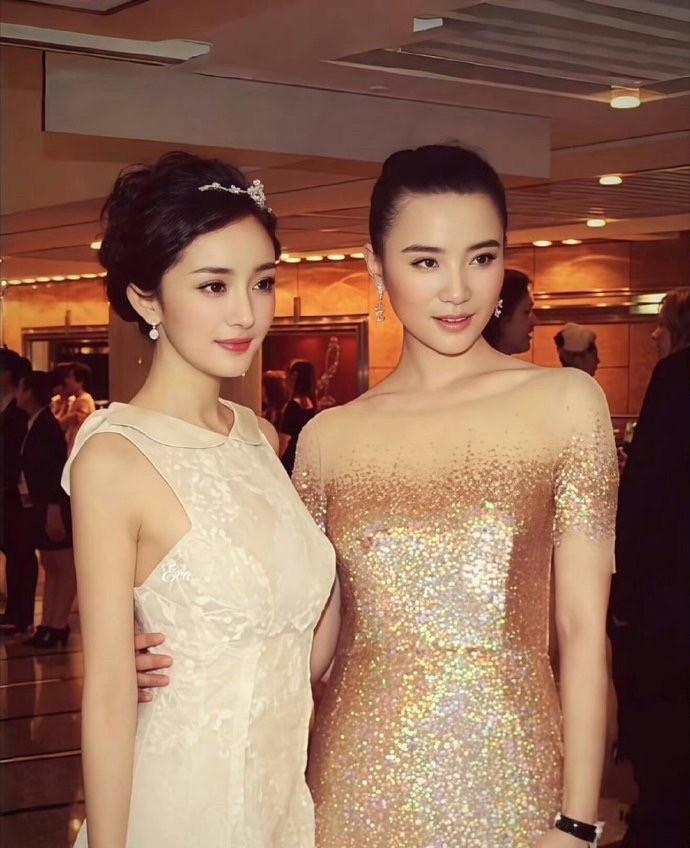 考古杨幂旧照，直接被美到失语！曾经的她，美商简直逆天。
早期演《聊斋志异之小倩》
