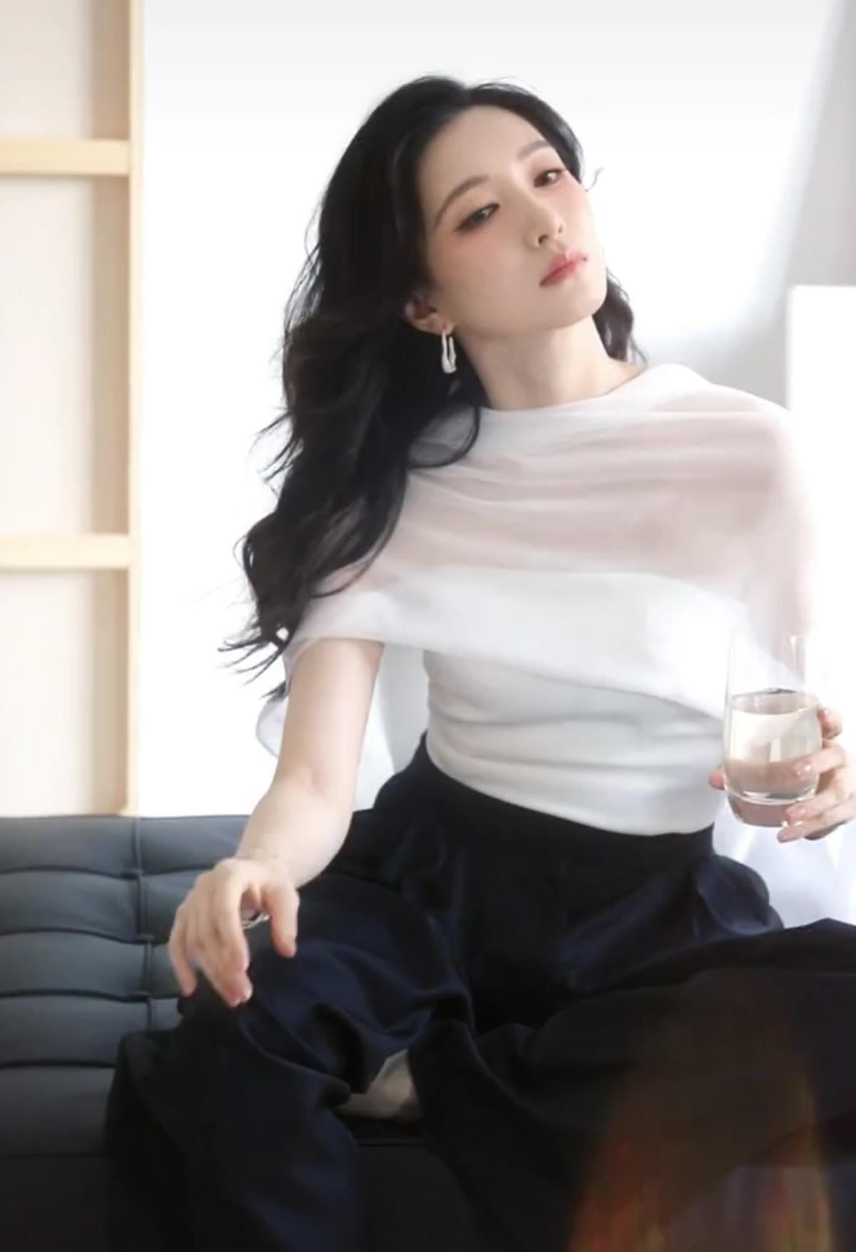 三个小孩，真不容易，没人关疼爱自已，把爱都给了儿子，真的不容易，张柏芝太坚强了，