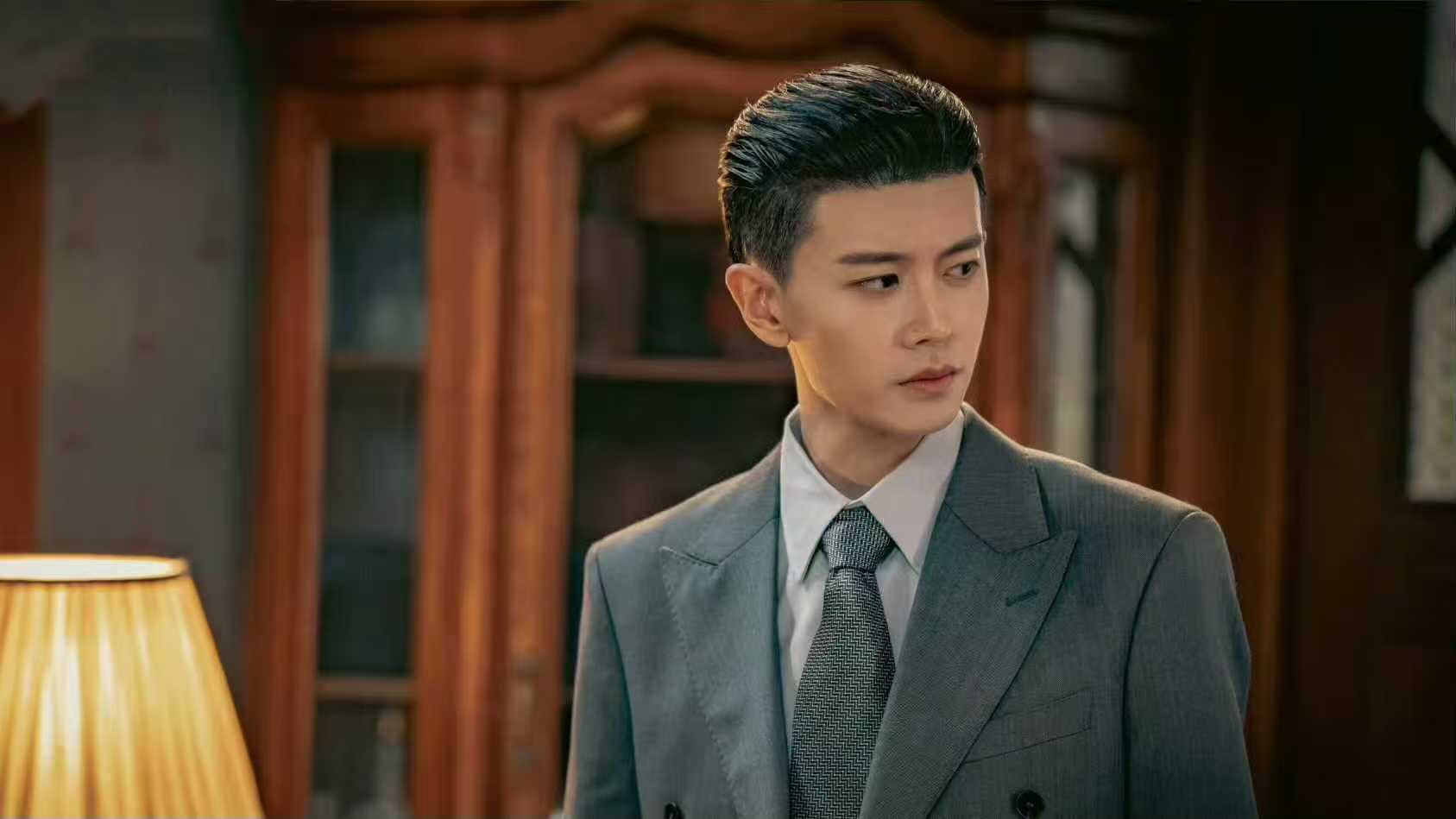 电视剧《风与潮》开播，能成爆款吗？
由任嘉伦、蓝盈莹、李纯等主演的抗战剧《风与潮