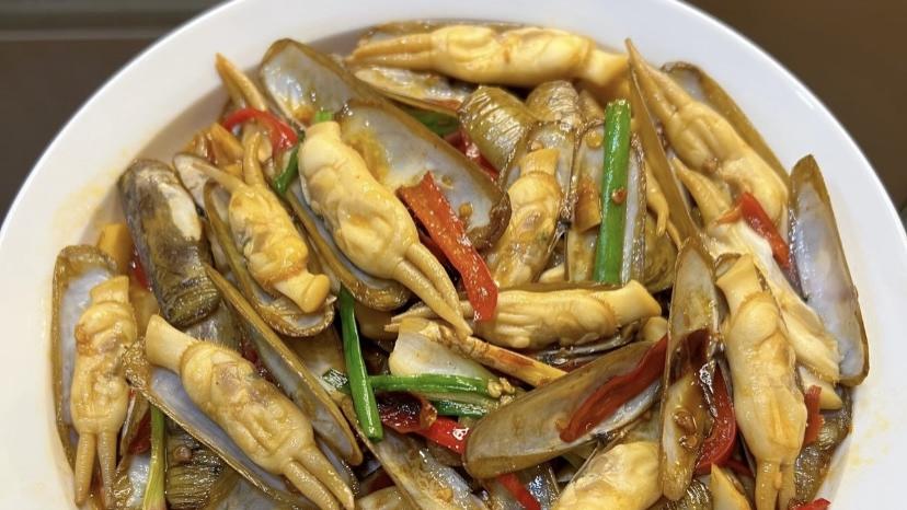 家常快手菜之王：香辣爆炒蛏子！鲜到舔盘，秘诀全在这儿