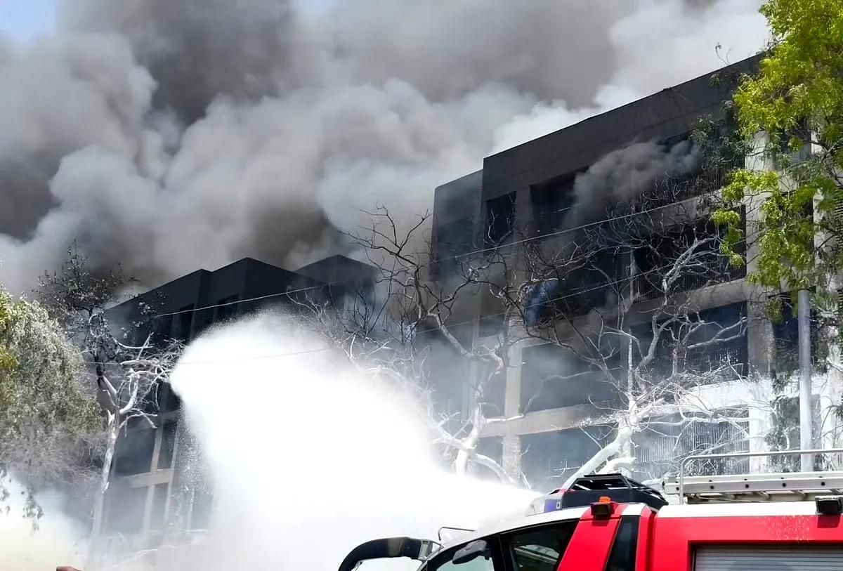 可怕！印度客机起飞2分钟就撞向居民楼，246人全部遇难，地面还不知道伤多少！对坐