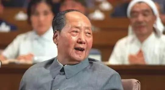 毛主席过最后一个生日时，发生了一件奇怪的事情，长寿面入锅后全碎了。面点师田树彬难