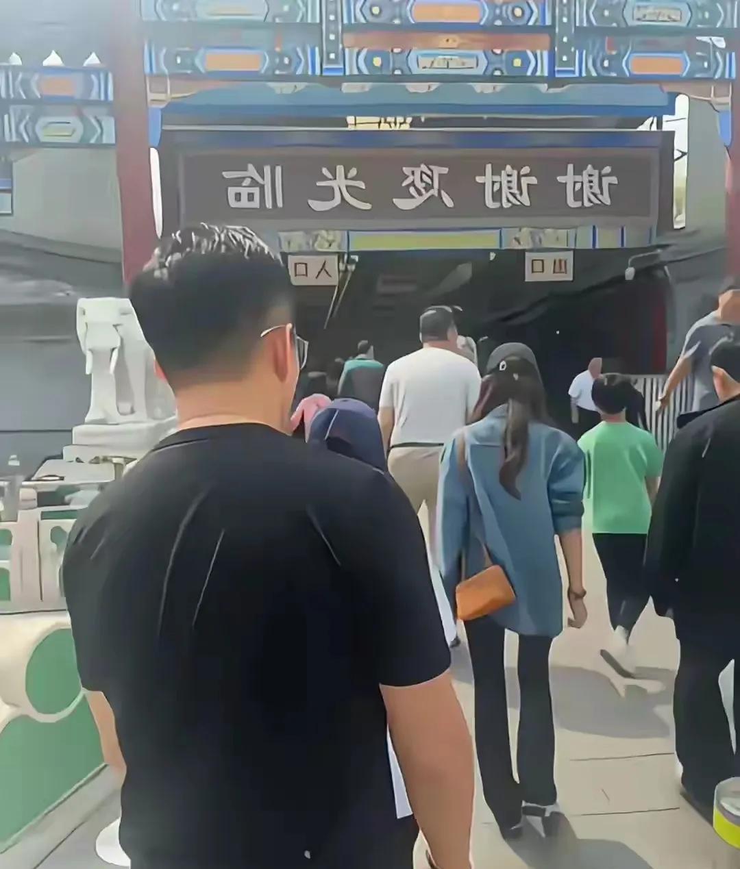 如果妈妈还在，箖箖这孩子可能还不可以踏上家乡的土地。这话听着虽然刺耳，却是事实。