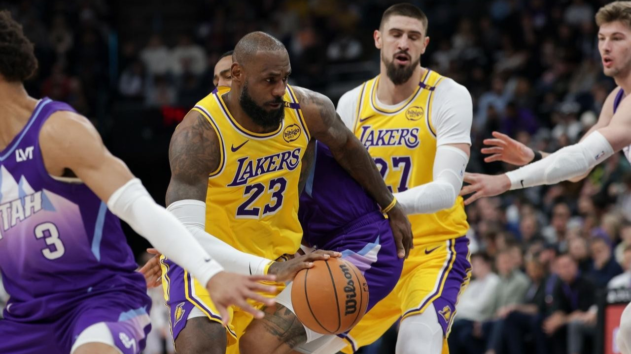 艾顿在鹈鹕和雄鹿的比赛中给人留下深刻印象后发出了强烈的信息