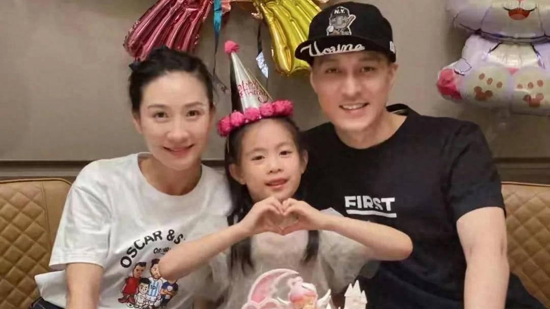 陶昕然离婚后自曝，花销一直以来都是AA制，生娃后为钱崩溃大哭！