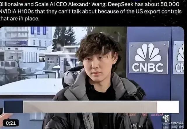 很多在美国的华人都认同美国的文化，觉得美国强大就能保住自己的生活。特别是那些在美