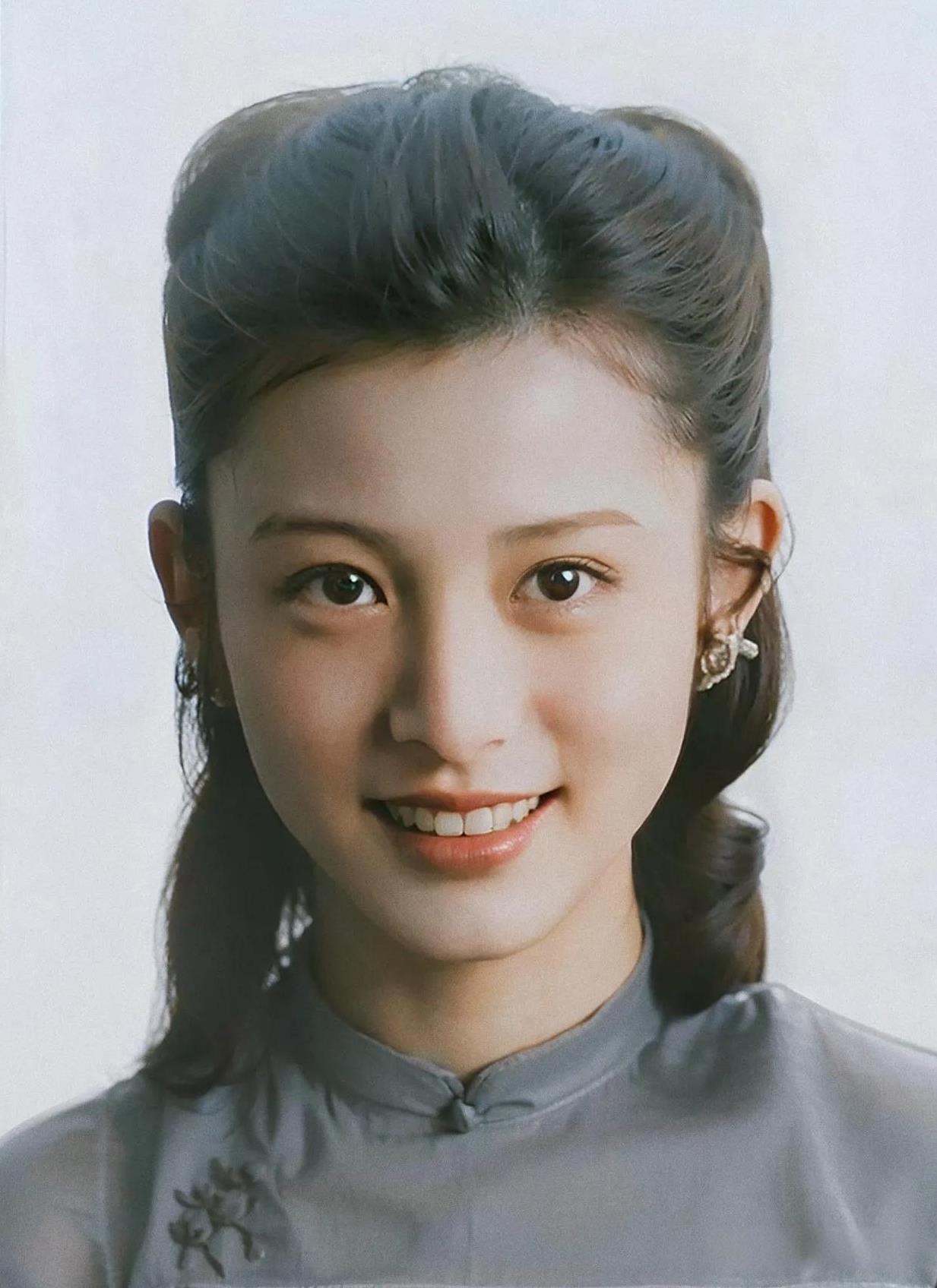 #上当受骗的根本原因是什么#
上当受骗，如同抽签。除非隐居不入局，社交注定会受骗