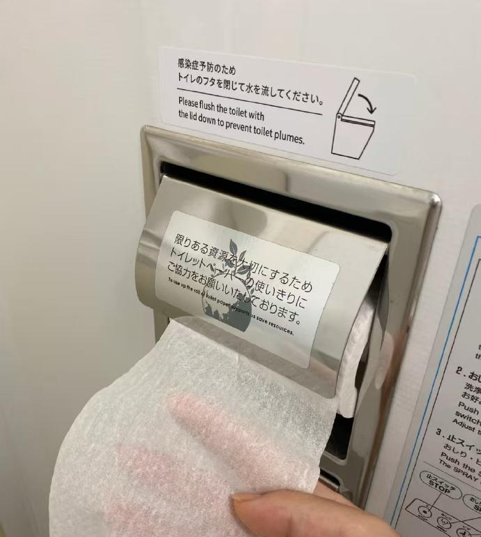 美其名曰环保，其实就是抠[抠鼻]。
核污水都能直排大海，却在这种小事情上穷讲究装