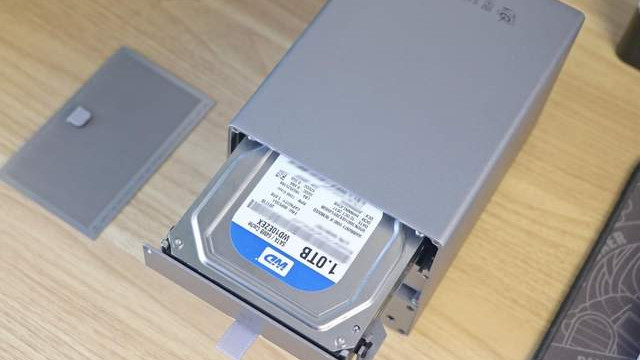 巴掌大的“PC+NAS”全能选手：零刻ME Pro体验评测