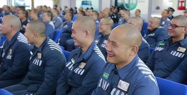 坐过牢的人出狱后真的太难了，你可千万不要以为自己已经坐完牢了，已经为自己所犯的错