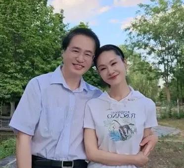 著名女高音歌唱家于文华，今年59岁了，已进入退休生活，主要居住在北京郊区或农村，