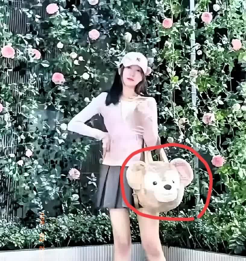 一觉醒来，
悲剧已经发生。
女生和两位同学一块儿出事遇难了，男友承担大部分责