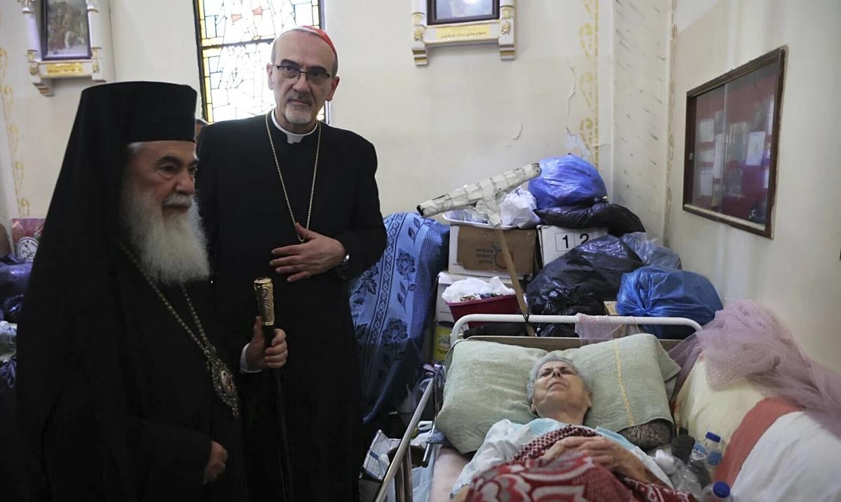 代尔巴拉，加沙地带（美联社）——2025年7月18日

周五，以色列一枚炮弹击中