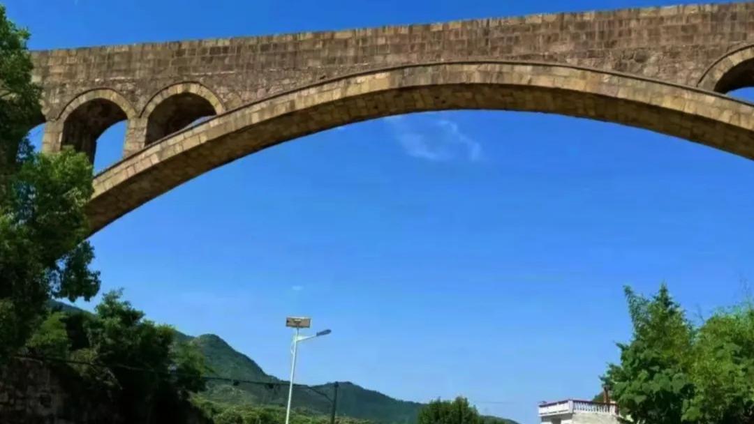 每一道山岗，每一片山洼，都已根植于儿时的记忆