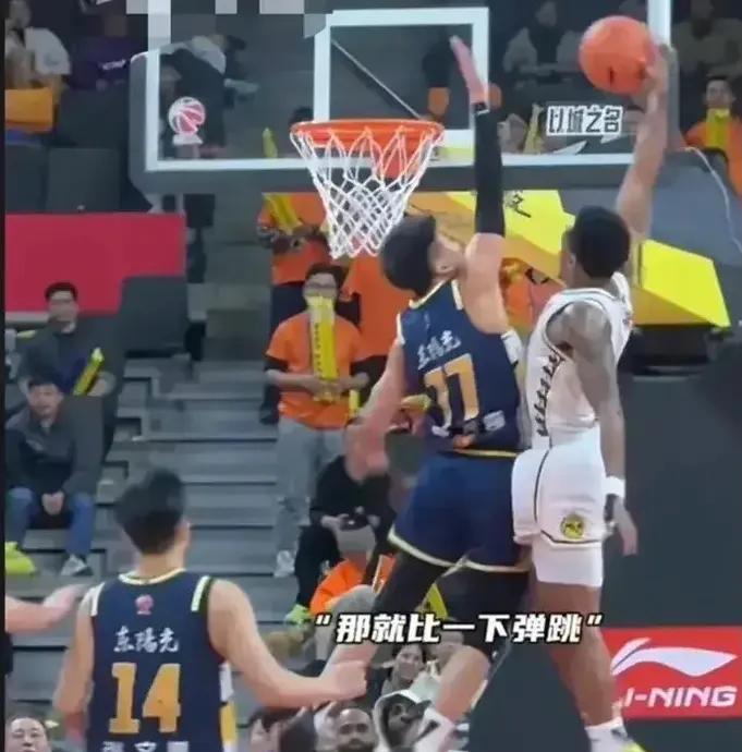 黄荣奇来到了广东之后，就像花朵一样彻底开放了。上赛季他作为榜一大哥，为人仗义。在