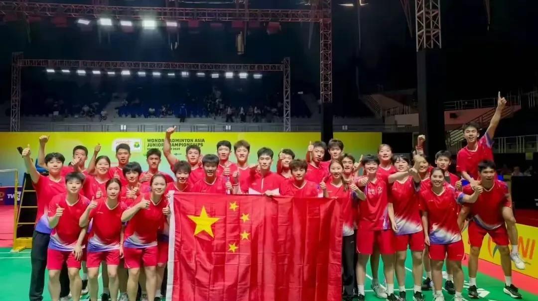 在印尼梭罗举行的亚洲青年羽毛球锦标赛决出了混合团体冠军，卫冕冠军中国队经过3个多