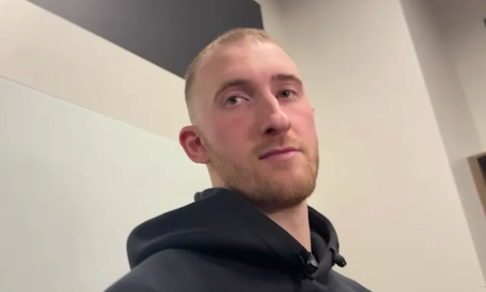 NBA常规赛，凯尔特人以103-104不敌活塞。
赛后，凯尔特人球员萨姆-豪瑟接