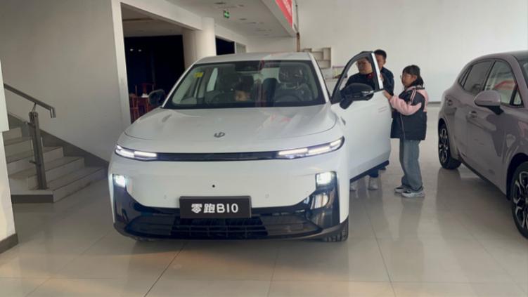 五座纯电SUV之争，零跑B10和吉利银河E5，差别在哪里？