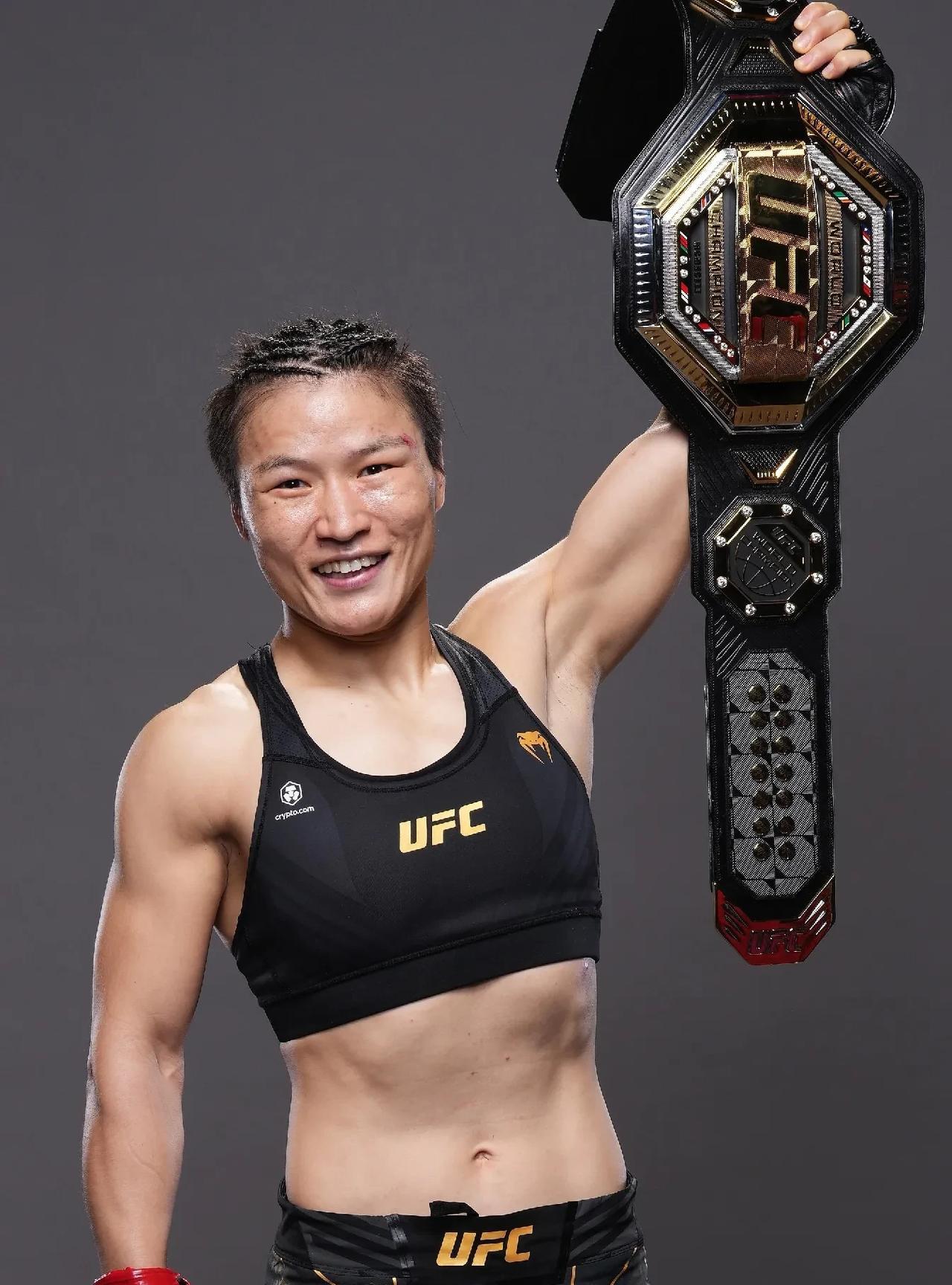 从河北四五线小城市走出来的十大体育名将：
1、张伟丽—邯郸峰峰人，UFC格斗一姐