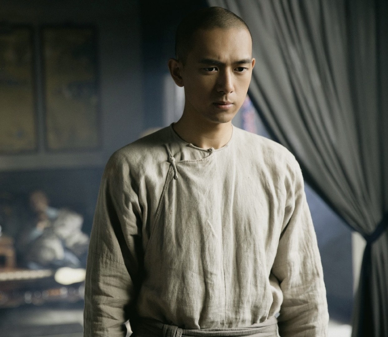 李现这个造型好显头形。哈哈。