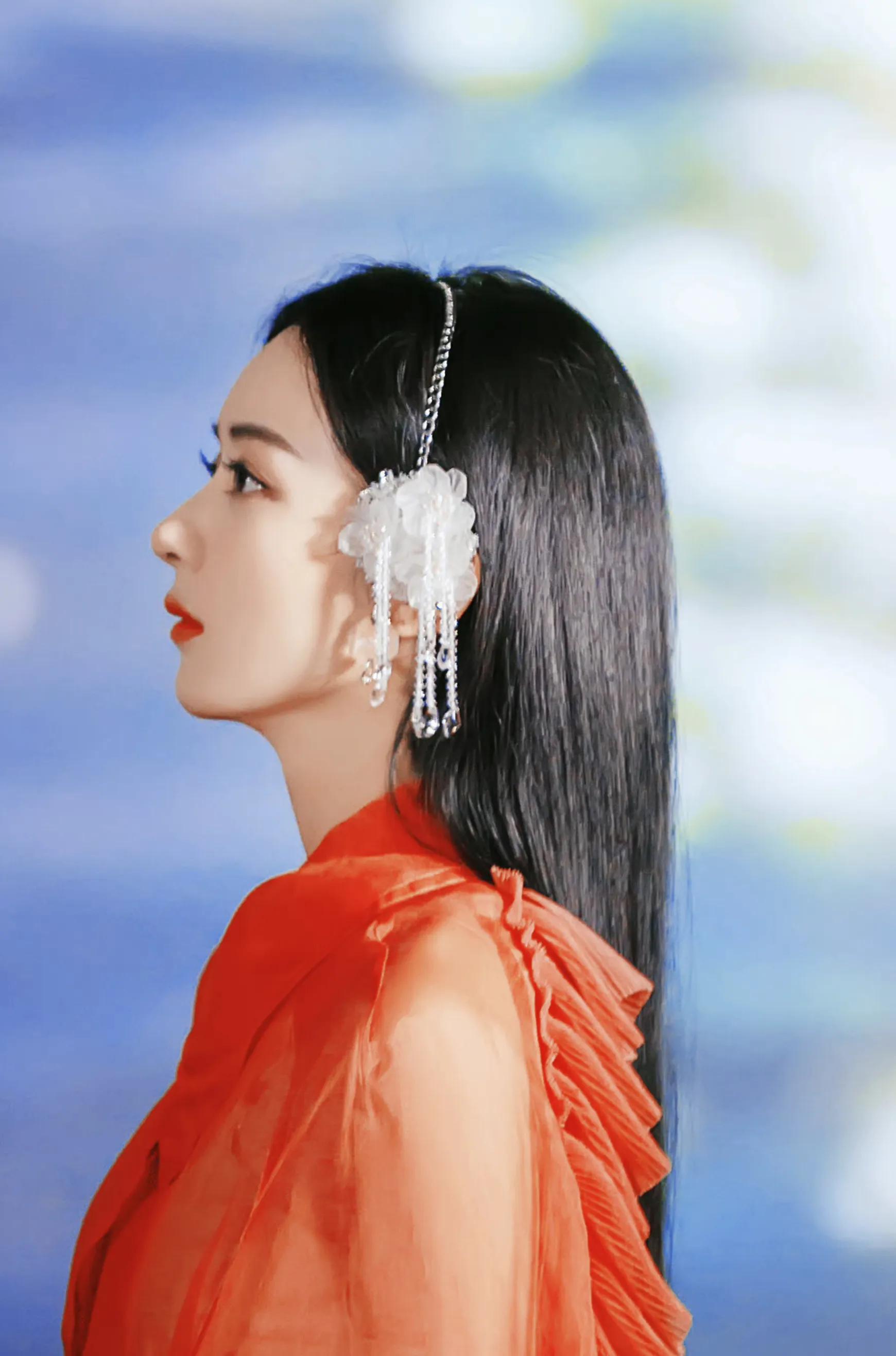 赵丽颖女神造型合集：出水芙蓉、倾国倾城
