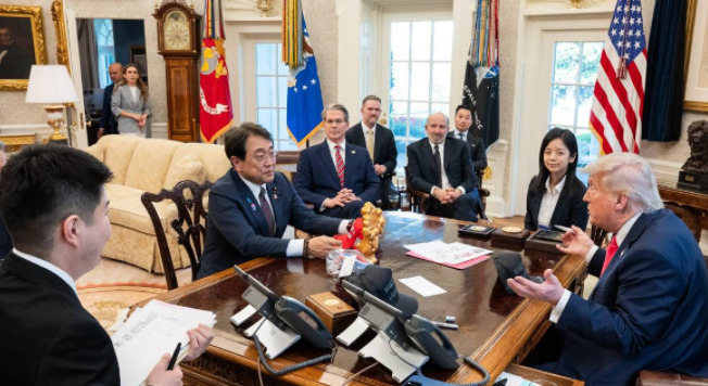 特朗普收到中国制造礼物











究竟发生了什么？日本部长赤泽亮居然