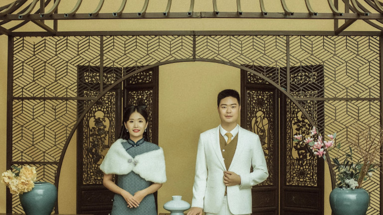 莫言戳破婚姻真相：想求安稳的，偏偏遇上爱自由的。多少夫妻，活成了同一屋檐下的“围城”？